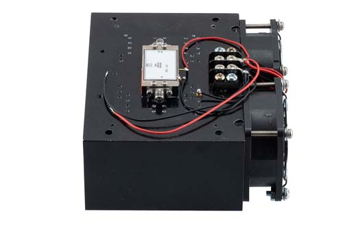 Medium Power Amplifier with Heatsink at 1 Watt P1dB Operating from 6 GHz to 18 GHz with SMA FMAM4062F