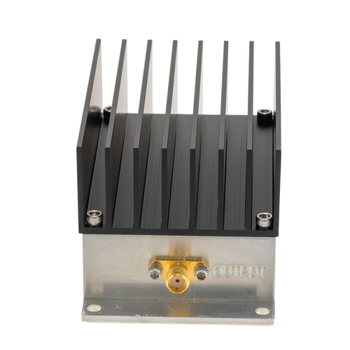 2 Watt P3dB, 2.4 GHz to 2.5 GHz, Medium Power GaAs Amplifier with Heatsink, 31 dB Gain, 43 dBm IP3 and SMA FMAM4075