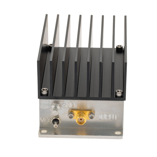 2 Watt P3dB, 2.4 GHz to 2.5 GHz, Medium Power GaAs Amplifier with Heatsink, 31 dB Gain, 43 dBm IP3 and SMA FMAM4075