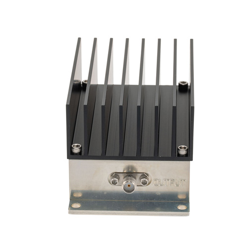 1 Watt P3dB, 5 GHz to 6 GHz, Medium Power GaAs Amplifier with Heatsink, 25 dB Gain, 42 dBm IP3 and SMA FMAM4077