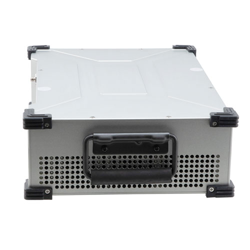 25W Psat, 44 dB Gain, 20 MHz to 550 MHz, AC Powered Broadband GaAs GaN High Power Amplifier with Heatsink, Bench-Top , 110/240VAC, SMA FMAMA5092