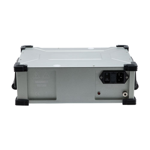 6.4W Psat, 41 dB Gain, 0.7 GHz to 3 GHz, AC Powered Broadband GaAs GaN LDMOS High Power Amplifier with Heatsink, Bench-Top, 110/240VAC, SMA FMAMA5094